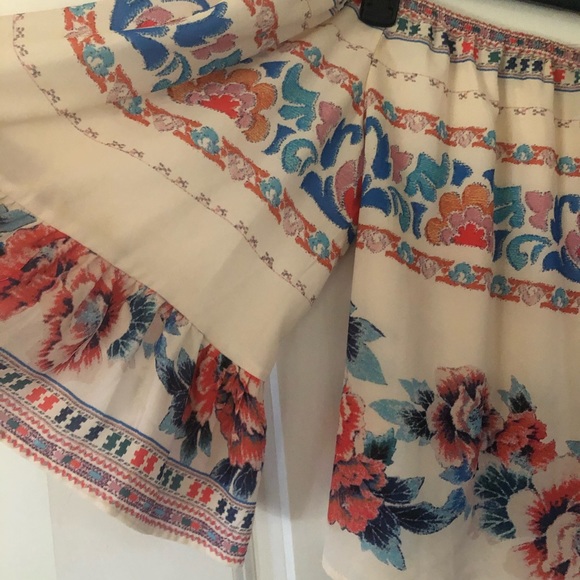 Forever 21 off the shoulder top w/ bell sleeves - Picture 2 of 4